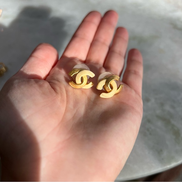 SOLD - Chanel CC Logo Earrings - Picture 3 of 8